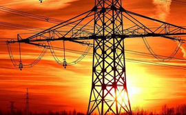 شبکه برق کشور تحت فشار نصاب‌های جدید اوج مصرف/ هموطنان مصرف برق را کاهش دهند